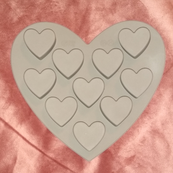 Set of 2 Gray Silicone Heart Shaped Molds Ice Cube Mold Candy Hearts Shape Trays - Picture 3 of 5